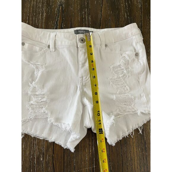 Torrid White Distressed Denim Shorts Size 10 High Rise Cutoff Jean Shorts - Picture 8 of 9